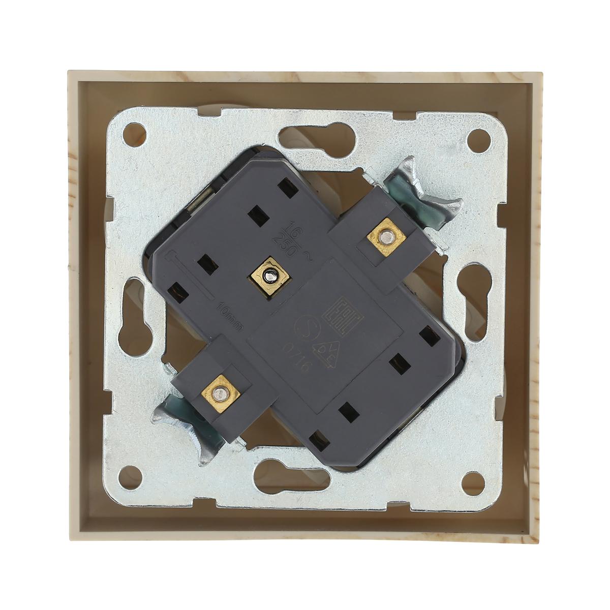 фото розетка lk studio двойная с з/к, со шторками (сосна) lk60 863525-1 | 220svet.ru