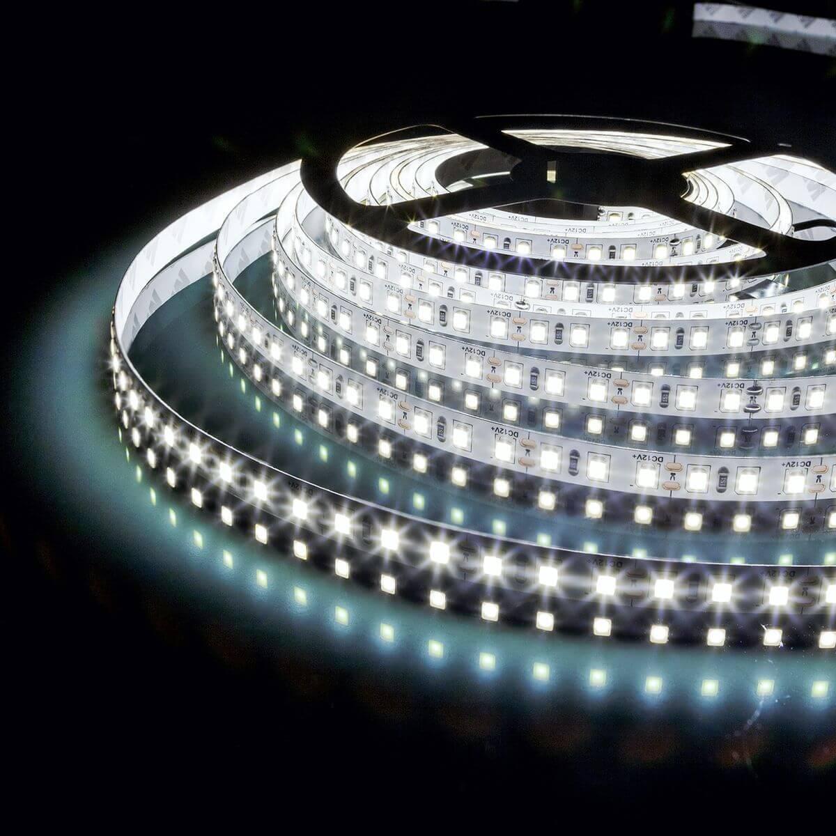 фото светодиодная влагозащищенная лента elektrostandard 9,6w/m 120led/m 2835smd холодный белый 5m a052851 | 220svet.ru